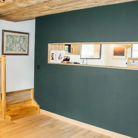 New Facing The Aiguilles De Chamonix Ferienhaus